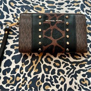 Authentic Michael Kors Wristlet/Wallet